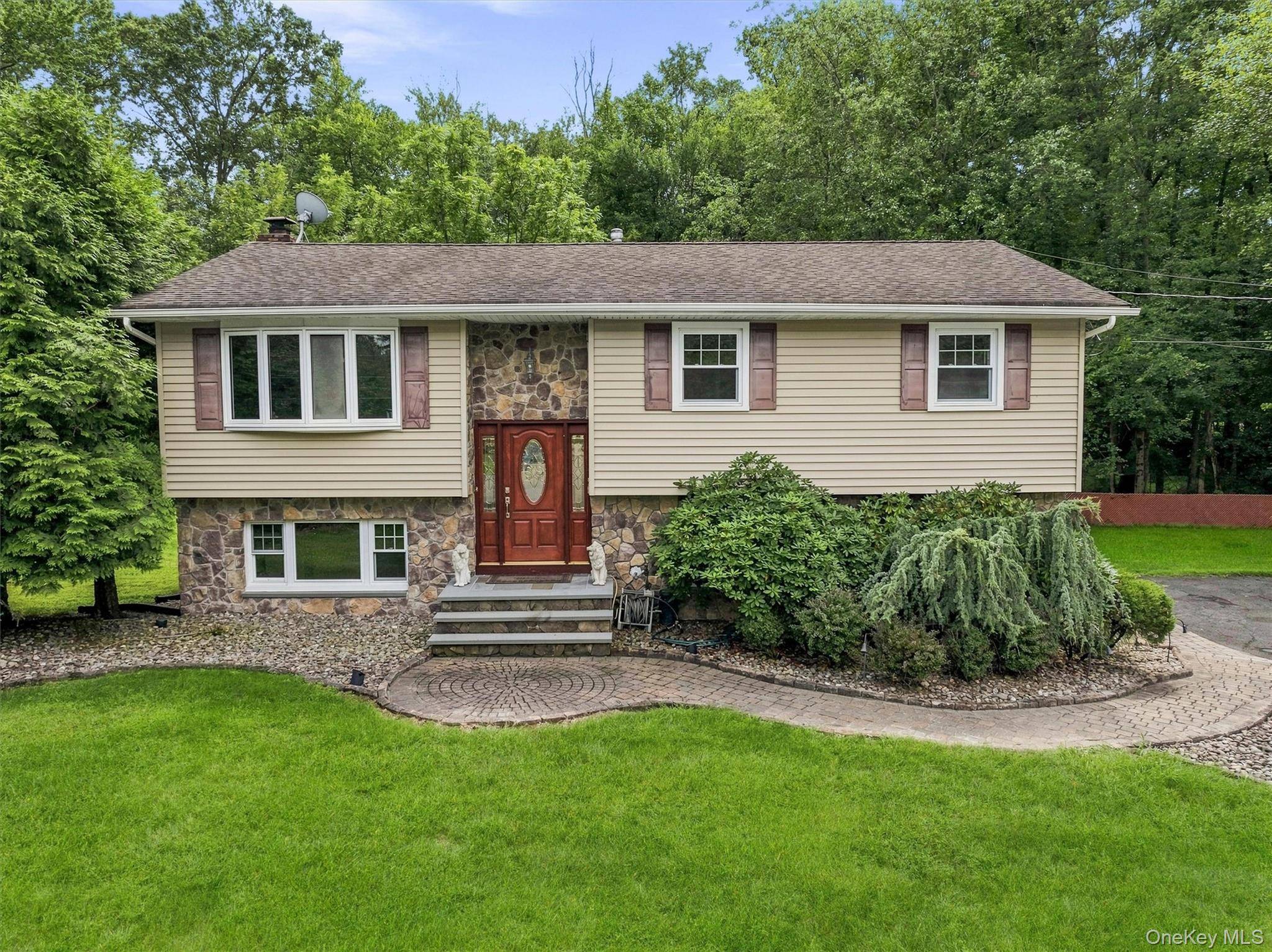 14 Karl CT, Congers, NY 10920