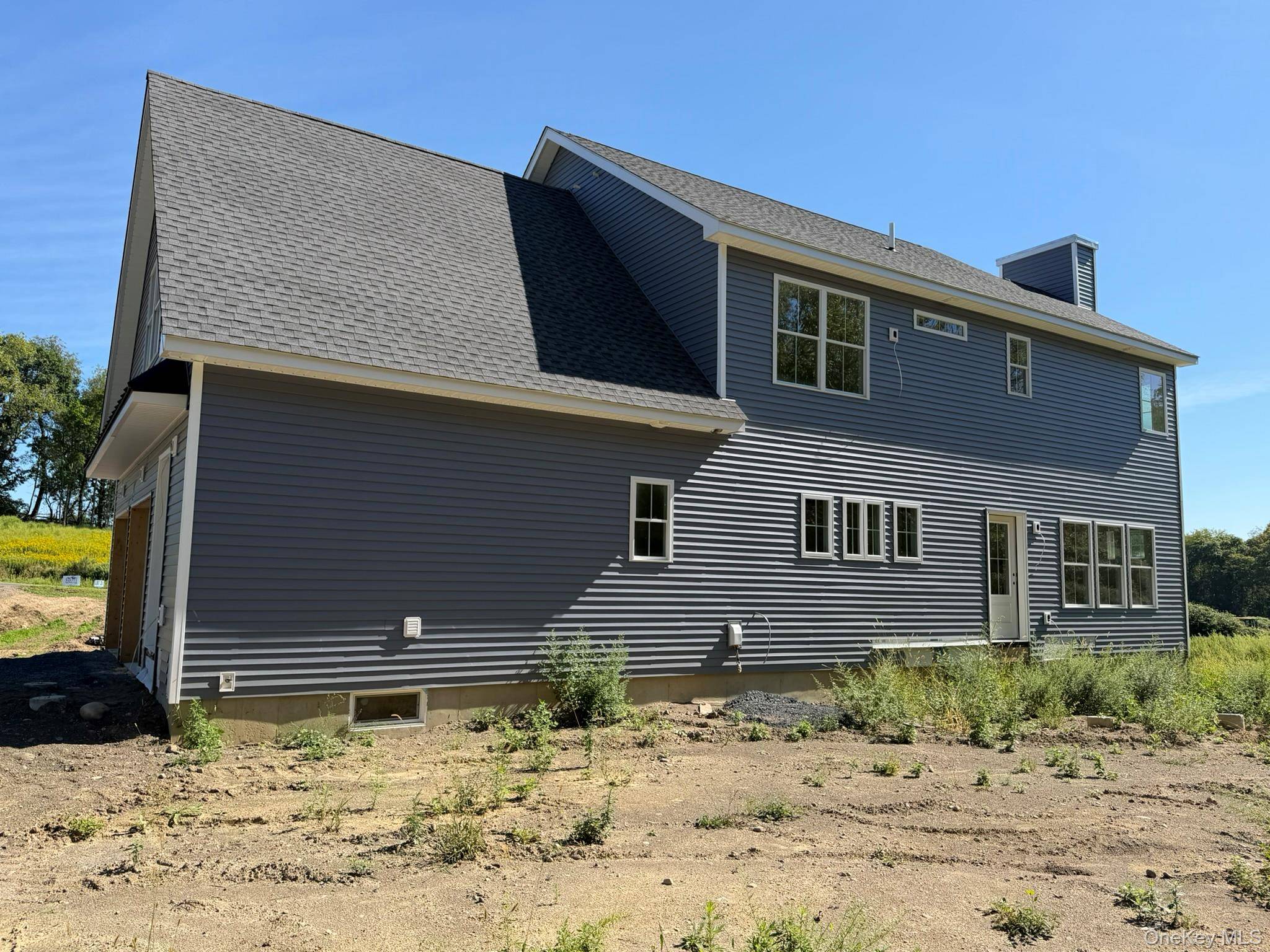 24 Sunset LN, New Hampton, NY 10958