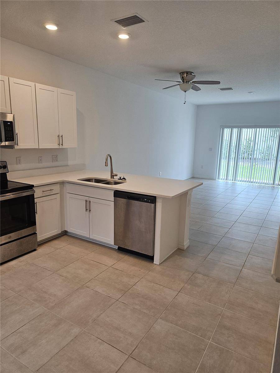 8520 DAYBREAK ST, Sarasota, FL 34241