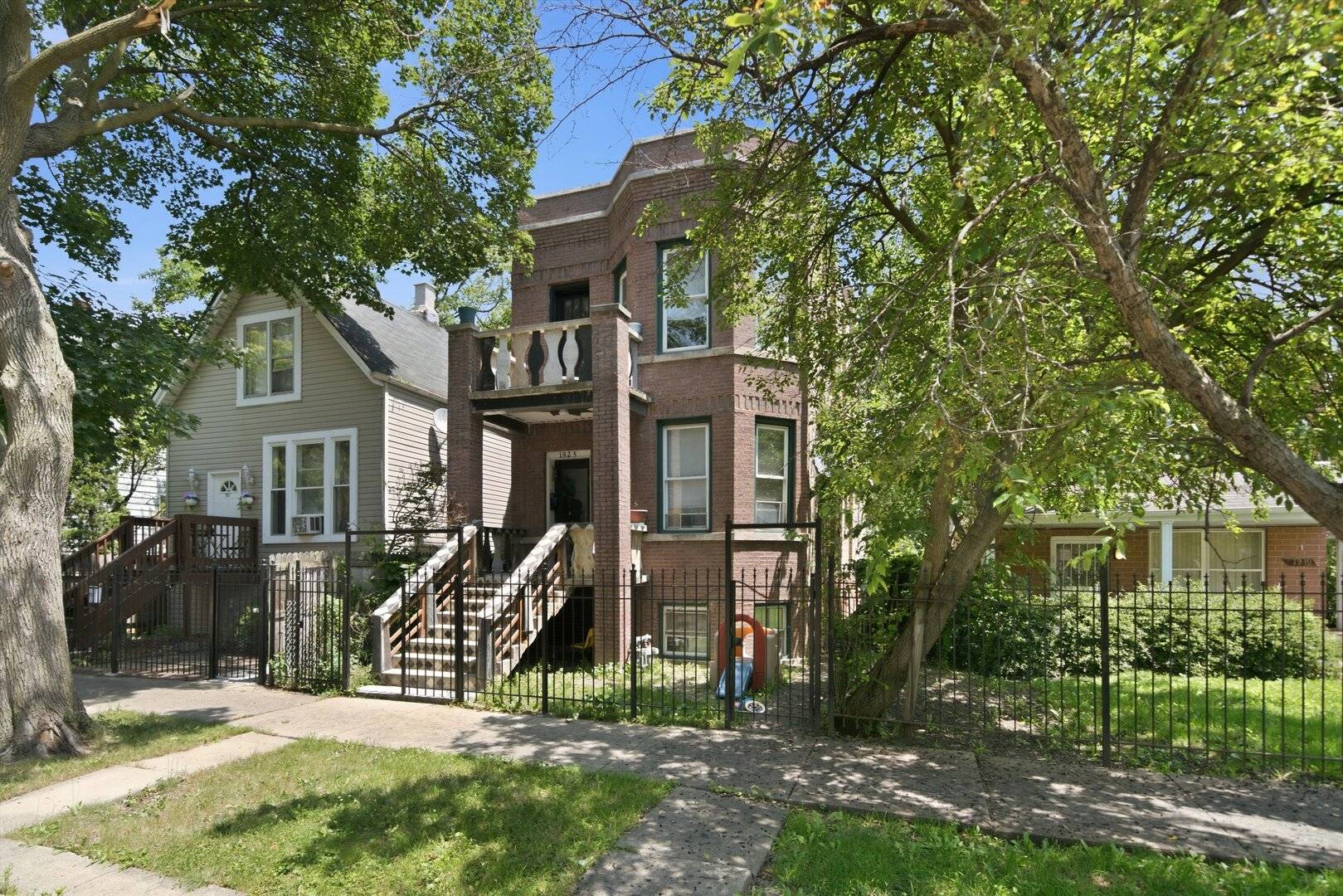 1925 N Keystone AVE, Chicago, IL 60639