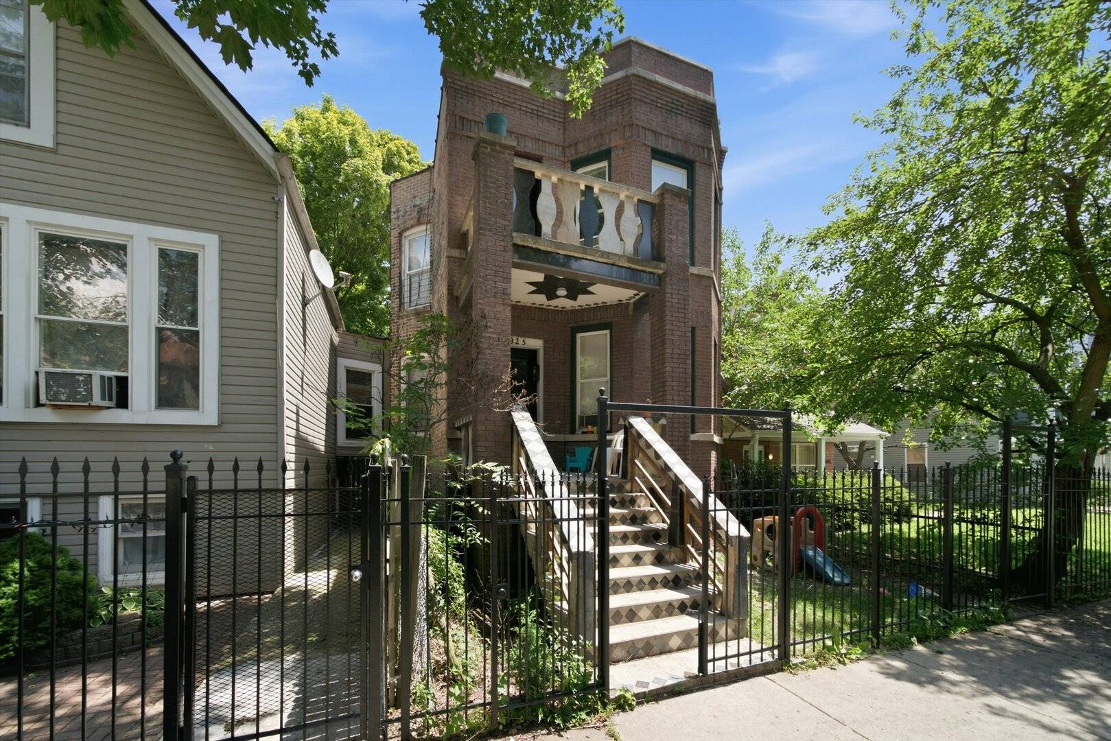 1925 N Keystone AVE, Chicago, IL 60639