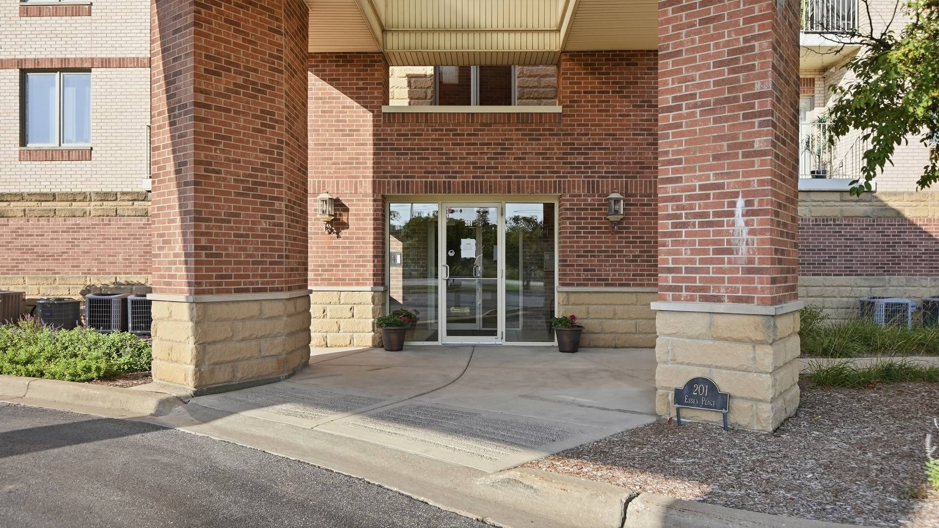 Address not disclosed, Elmhurst, IL 60126