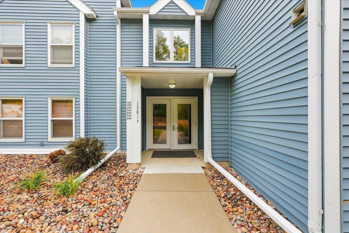 1381 Berry Ridge RD #404, Eagan, MN 55123
