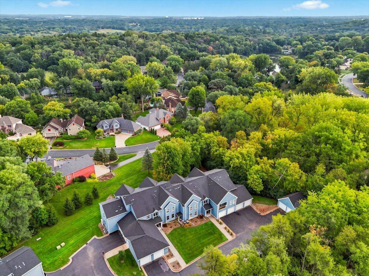 1381 Berry Ridge RD #404, Eagan, MN 55123