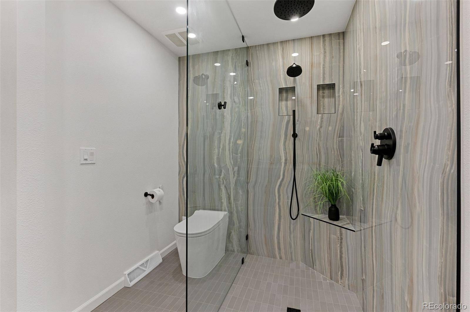 12256 E Bates CIR, Aurora, CO 80014