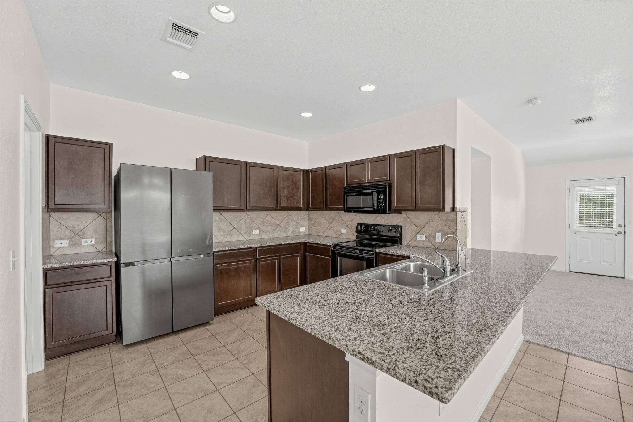 132 Denton DR, Hutto, TX 78634