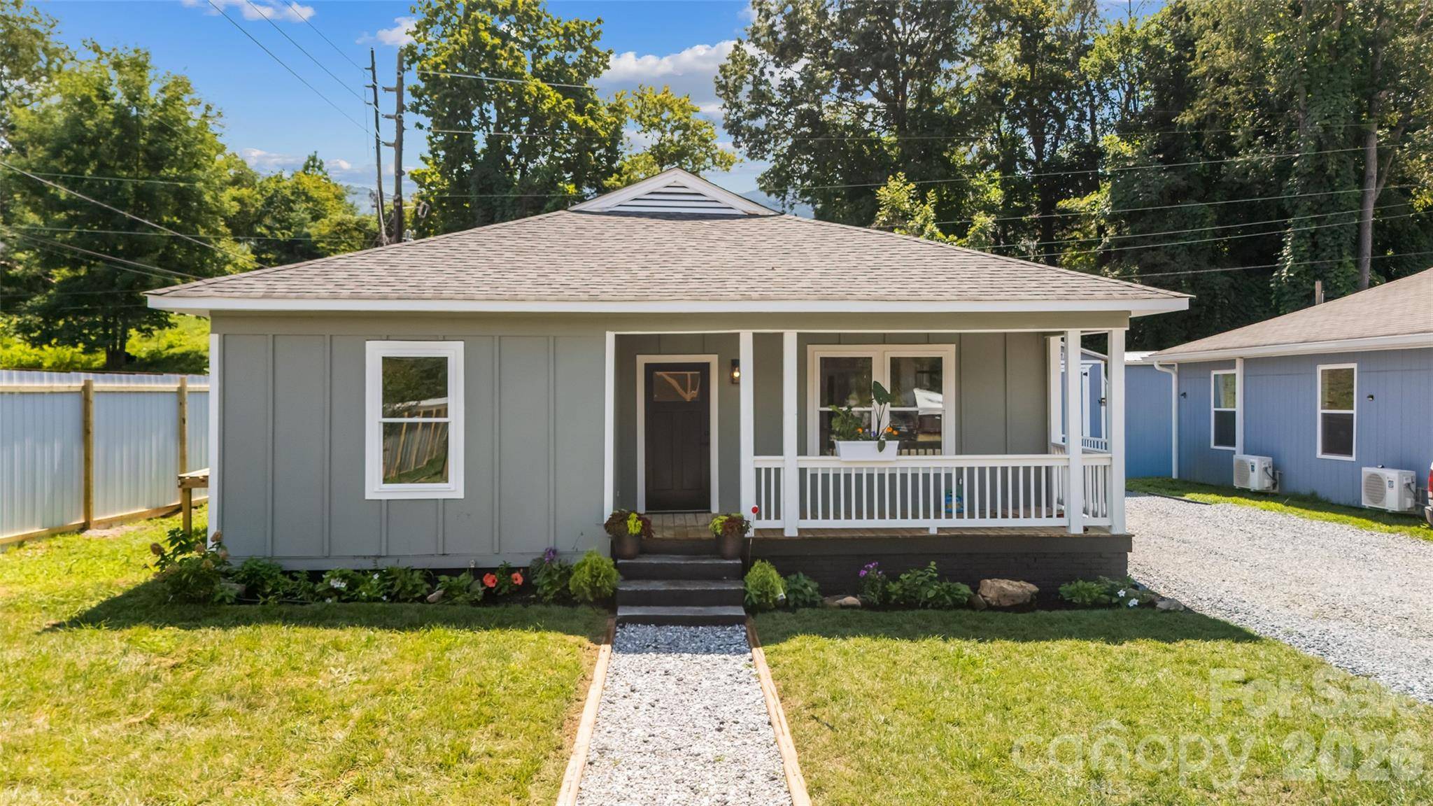 156 Edwards AVE, Swannanoa, NC 28778