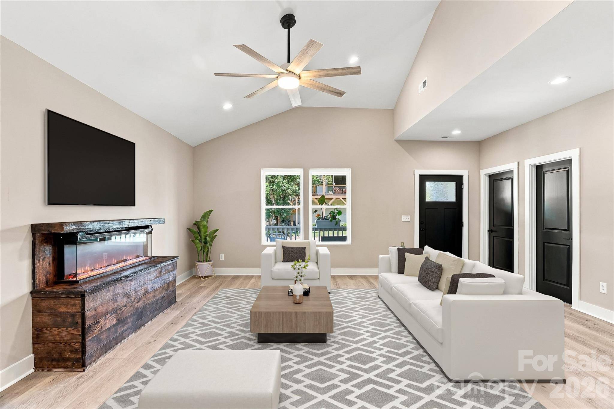 156 Edwards AVE, Swannanoa, NC 28778