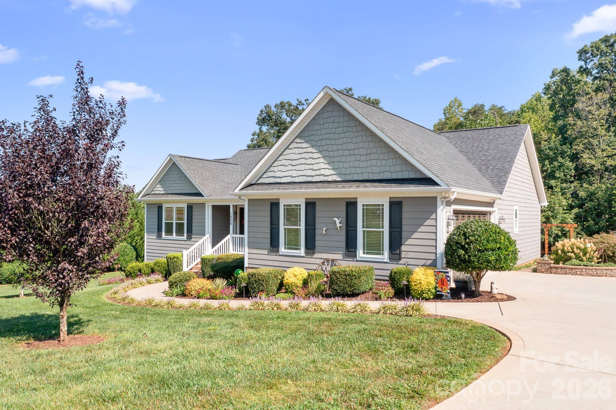 1928 Cordia CIR, Newton, NC 28658