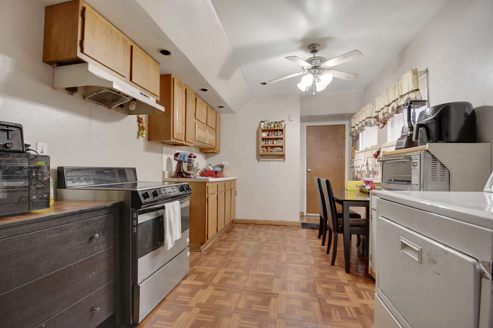 Address not disclosed, Chicago, IL 60652