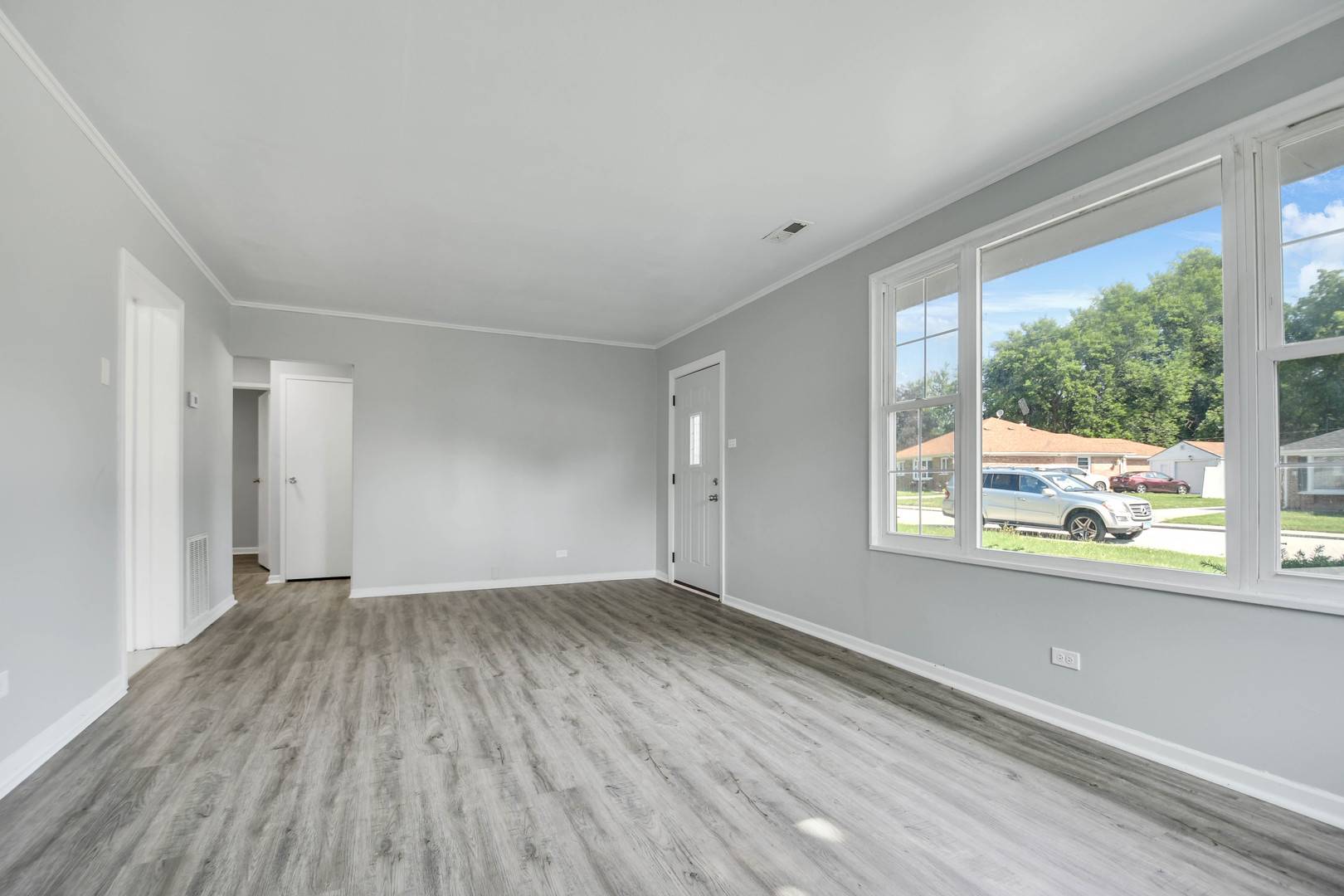 55 Apple LN, Park Forest, IL 60466