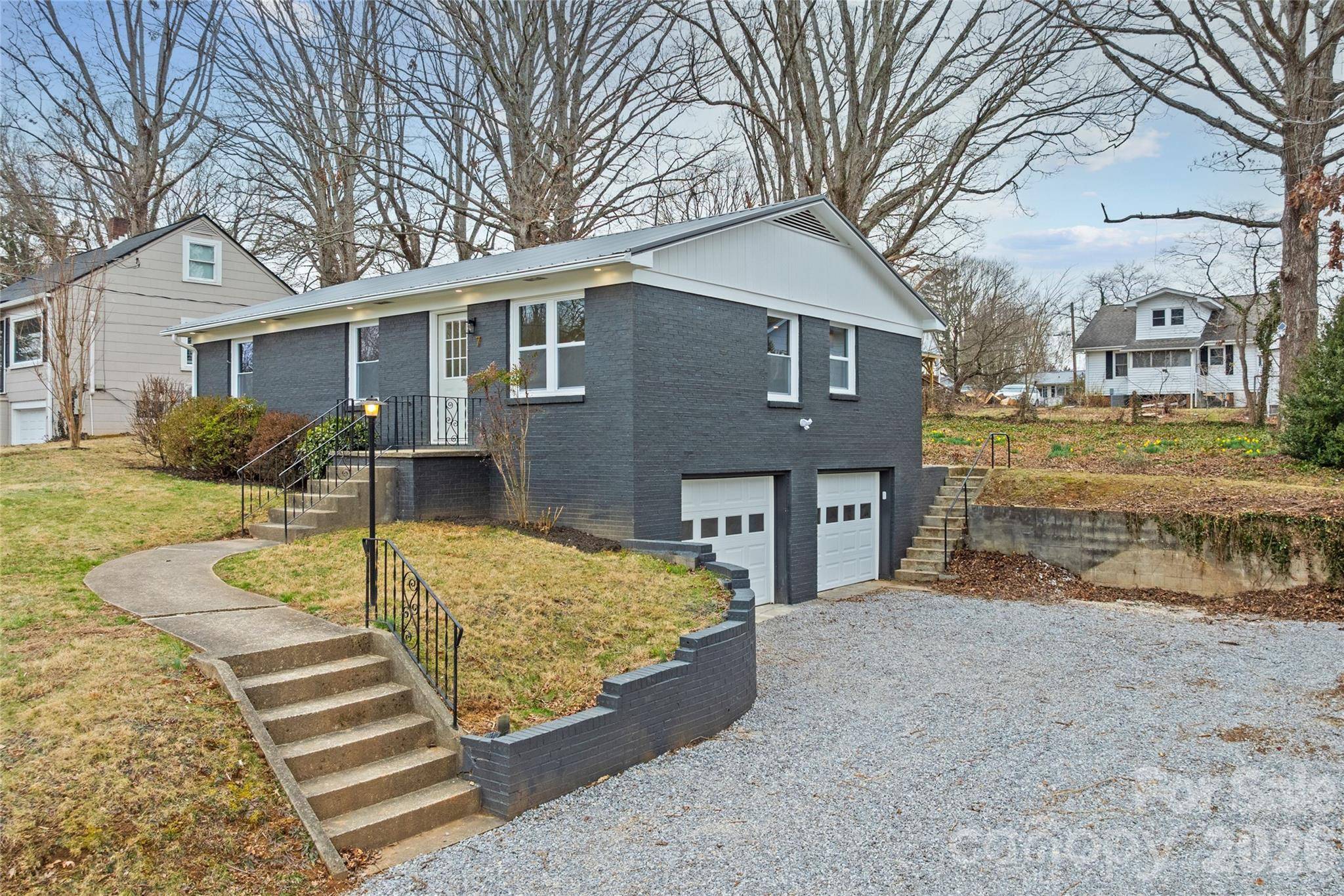 7 Browndale RD, Asheville, NC 28805