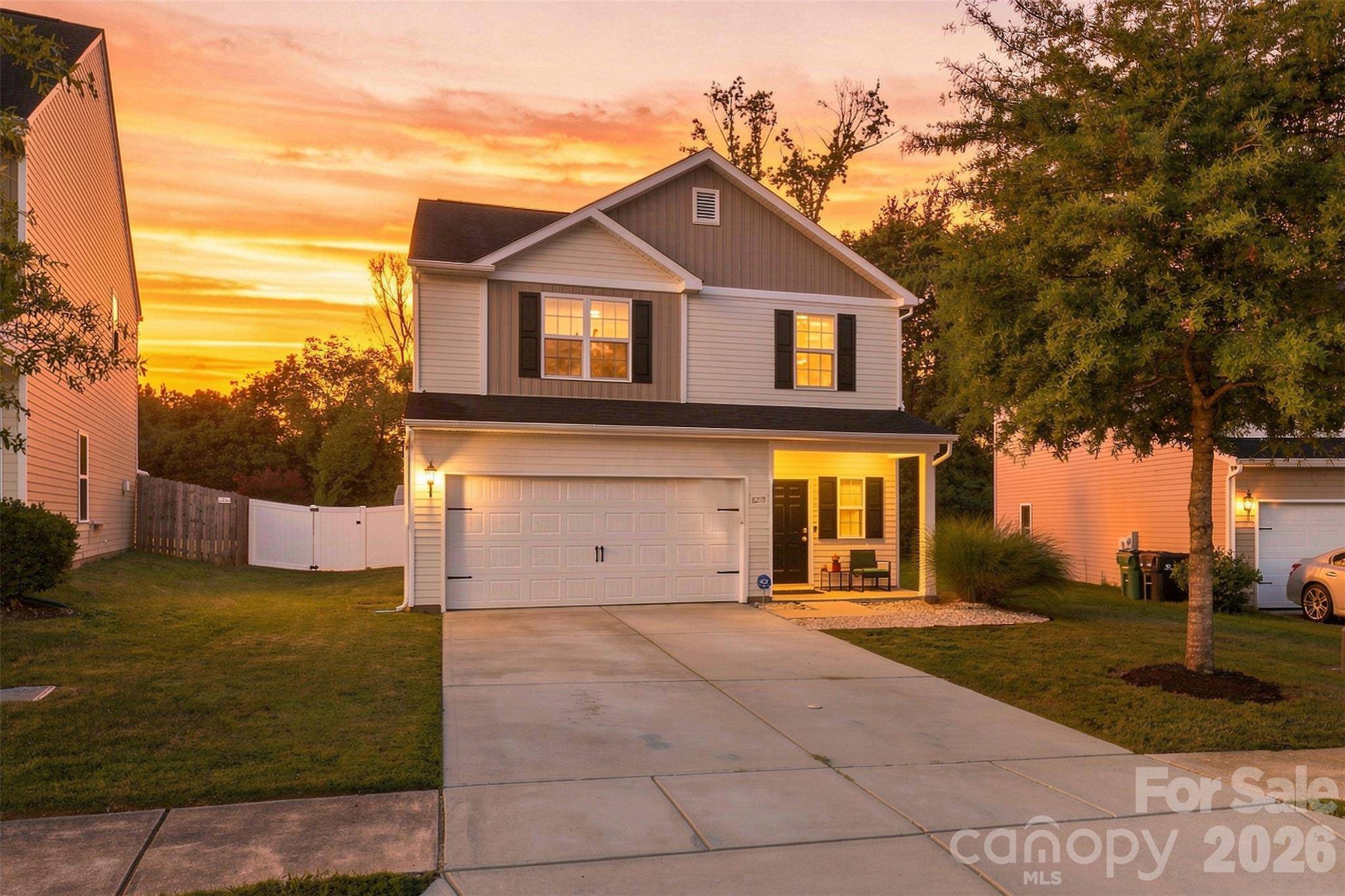 8219 Paw Valley LN, Charlotte, NC 28214