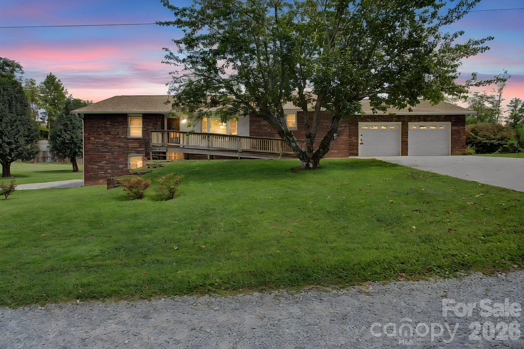 230 Blythewood DR, Hendersonville, NC 28792
