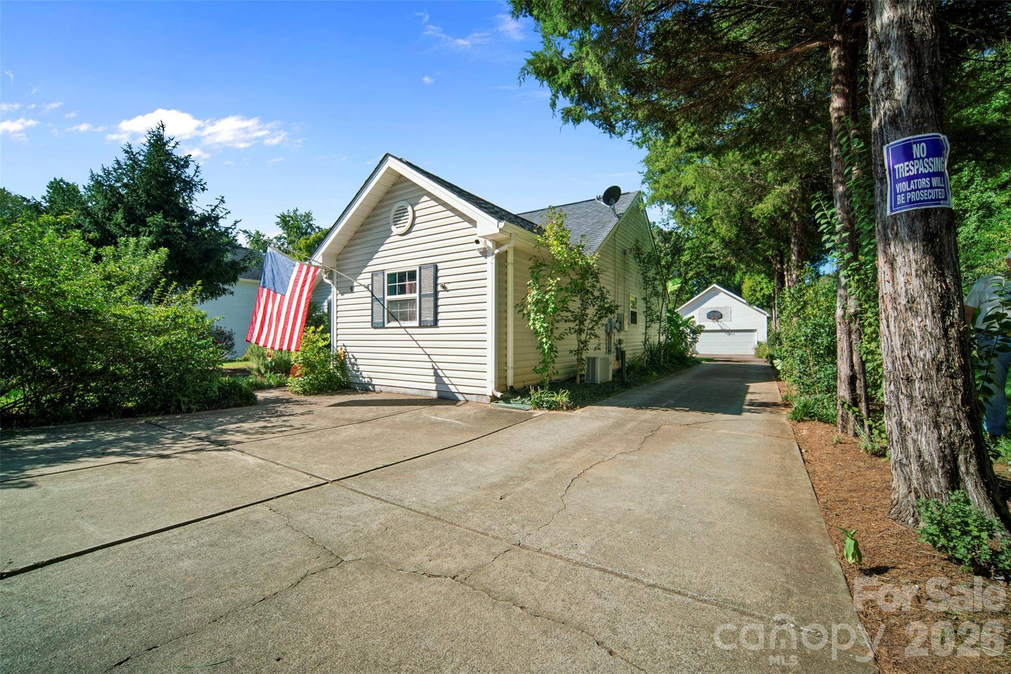 8721 Brookstead Meadow CT, Charlotte, NC 28215