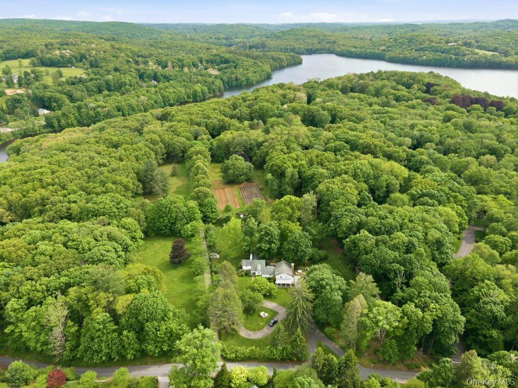 3 Old Shop RD, Cross River, NY 10518