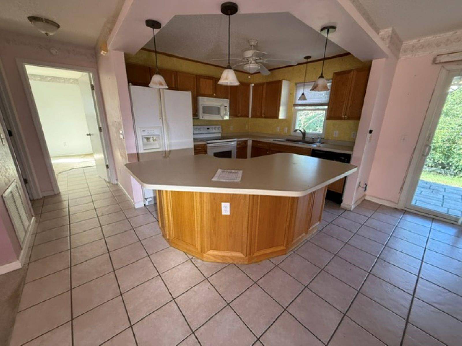 524 SAN MARINO DR, Lady Lake, FL 32159