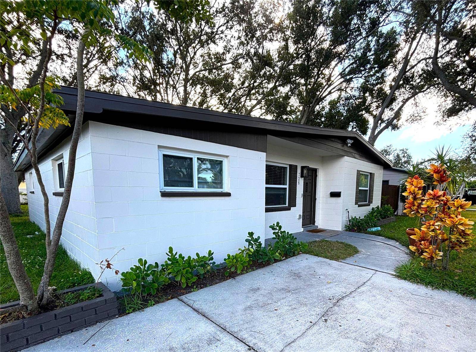 726 75TH AVE N, St Petersburg, FL 33702