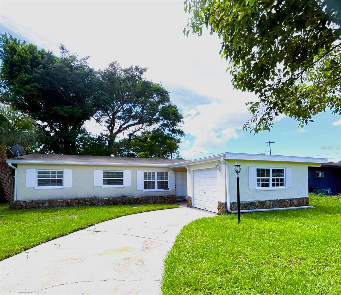 5682 63RD LN N, St Petersburg, FL 33709