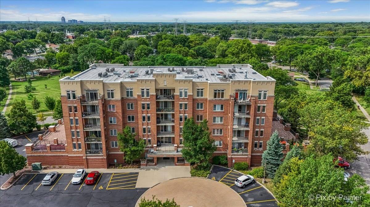 615 Perrie DR #201, Elk Grove Village, IL 60007