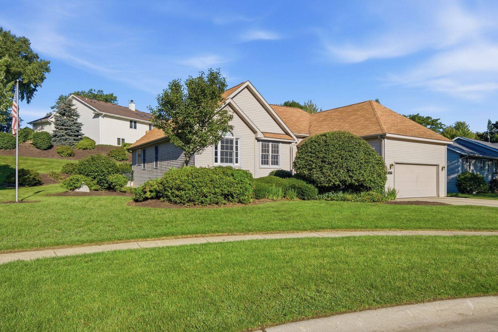 809 Tuckaway CT, Twin Lakes, WI 53181