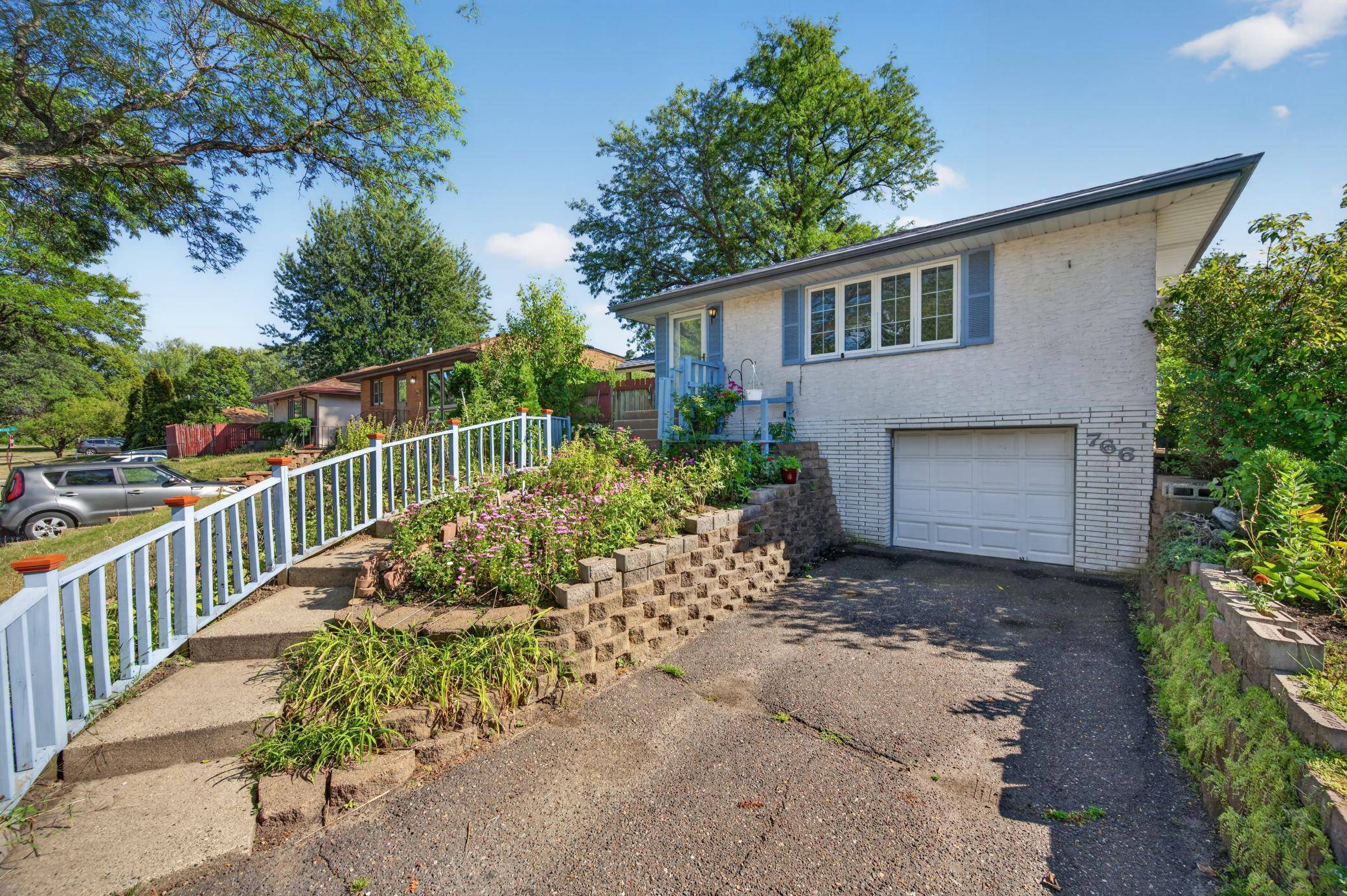 766 Idaho AVE E, Saint Paul, MN 55106