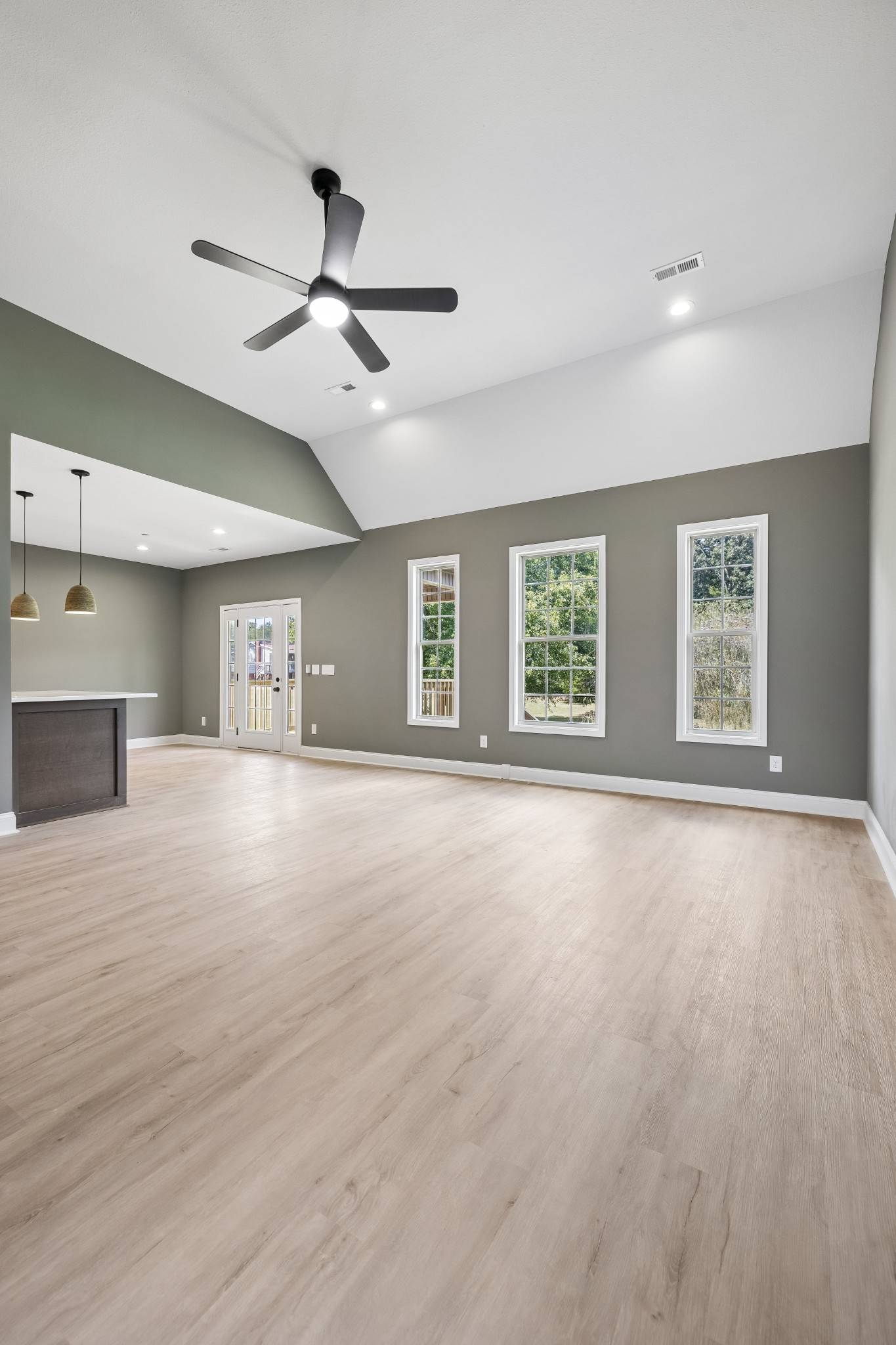 4007 Sweet Home Rd, Pleasant View, TN 37146