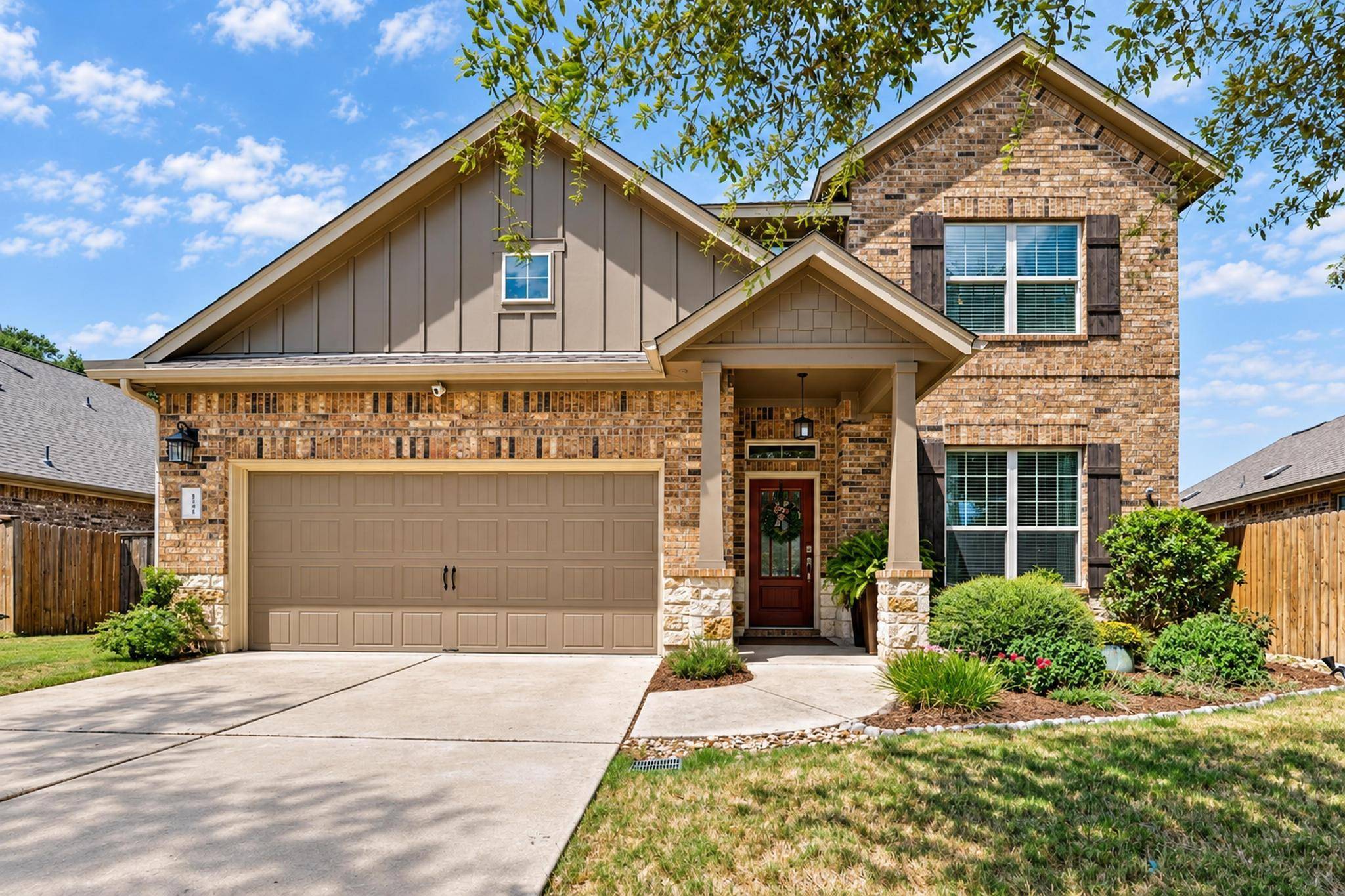 1741 Oyster CRK, Buda, TX 78610