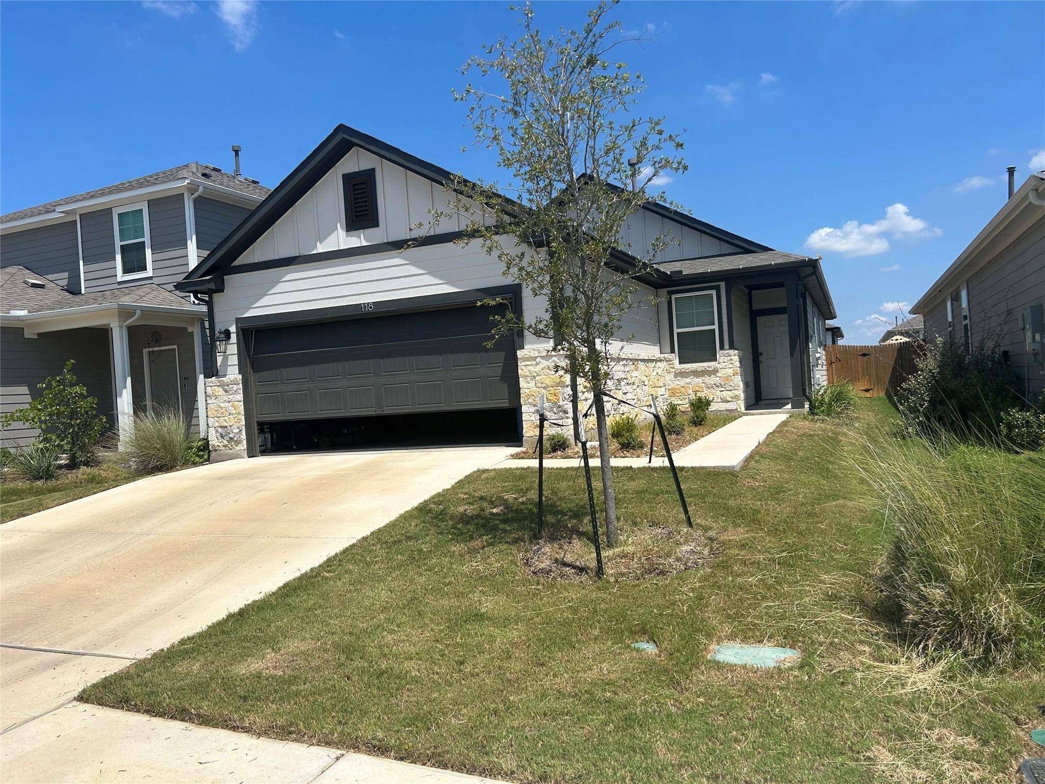 118 Two Bits LN, Elgin, TX 78621
