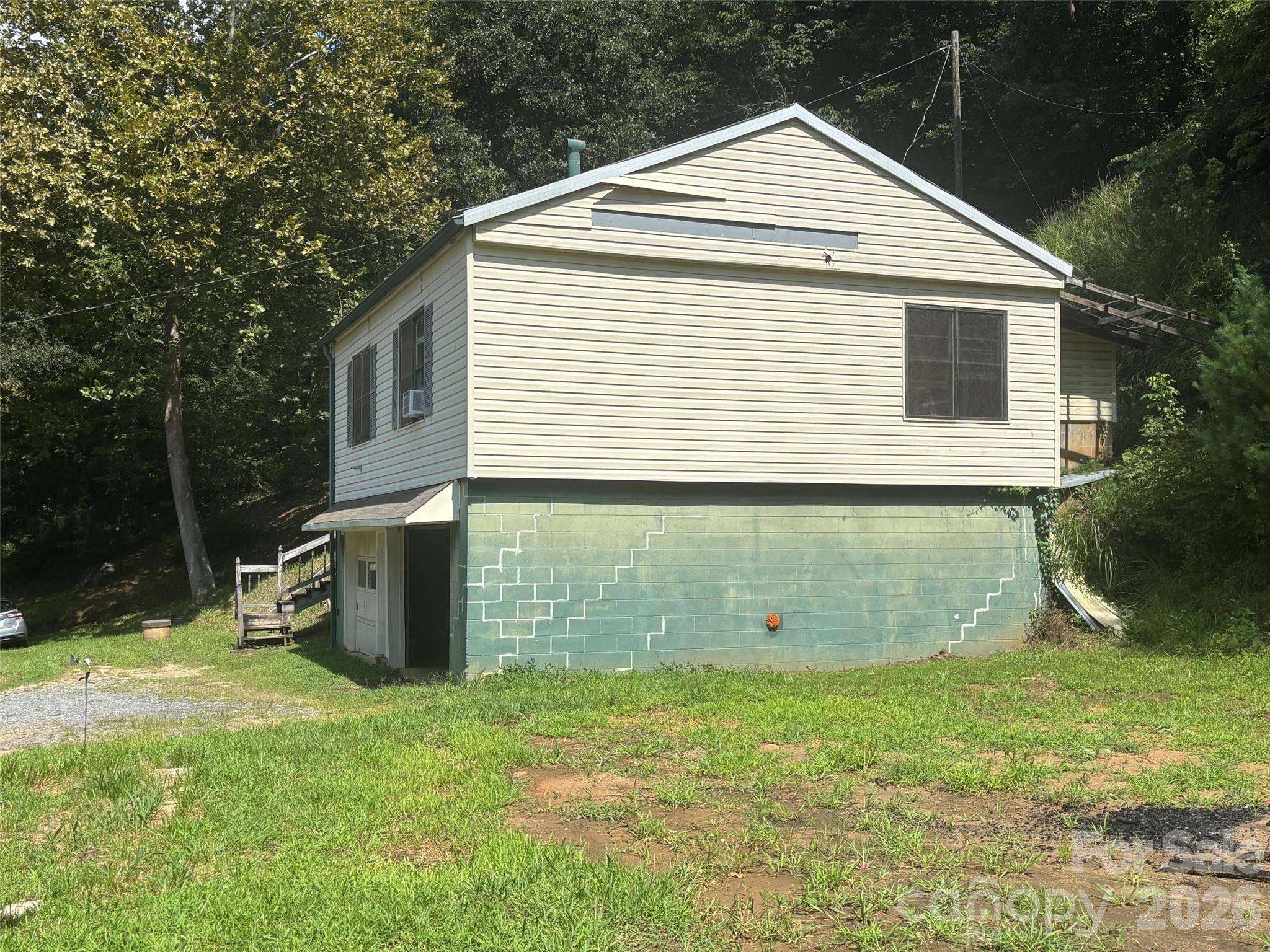 321 Bartlett RD, Weaverville, NC 28787