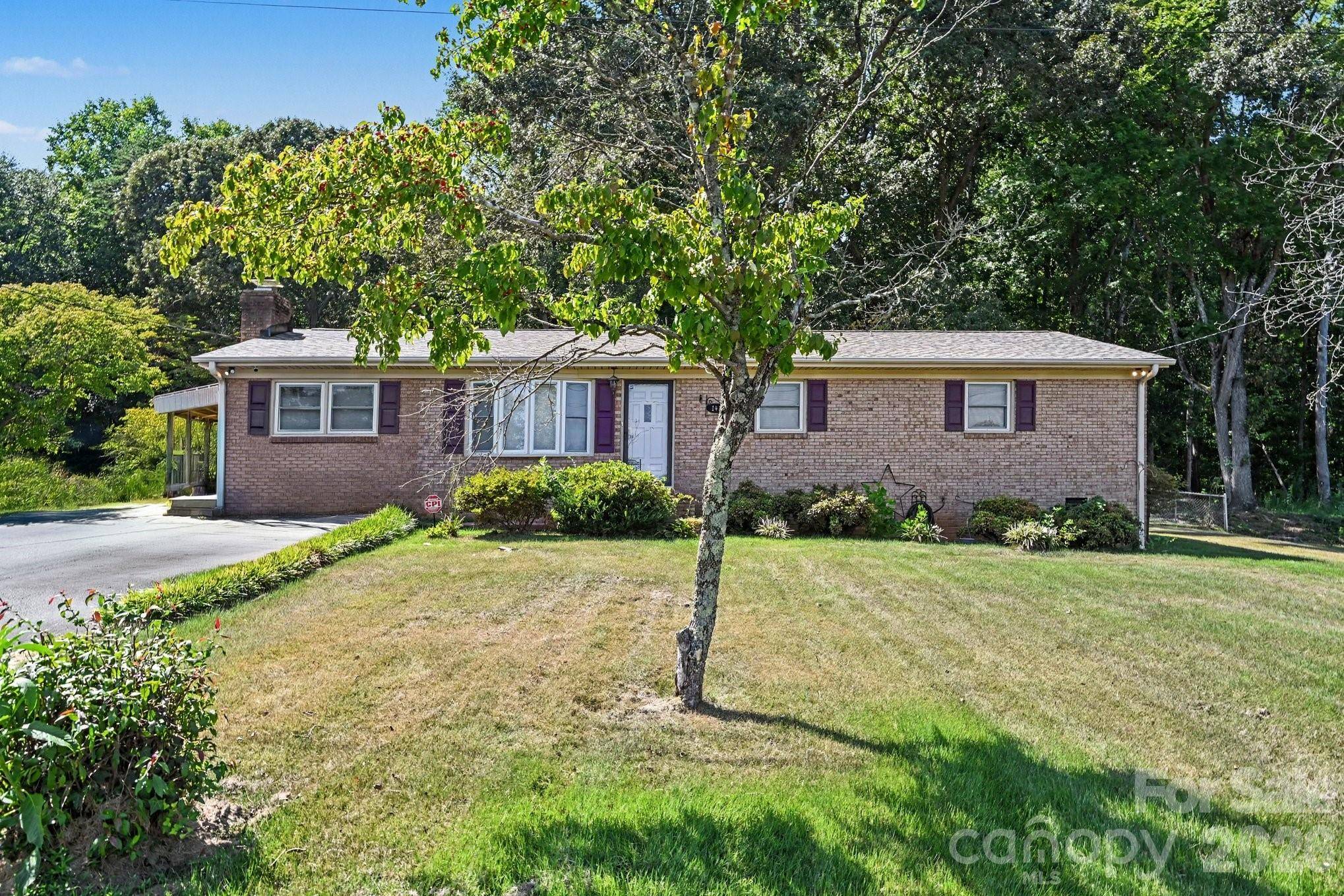 141 Howie ST, Mount Holly, NC 28120