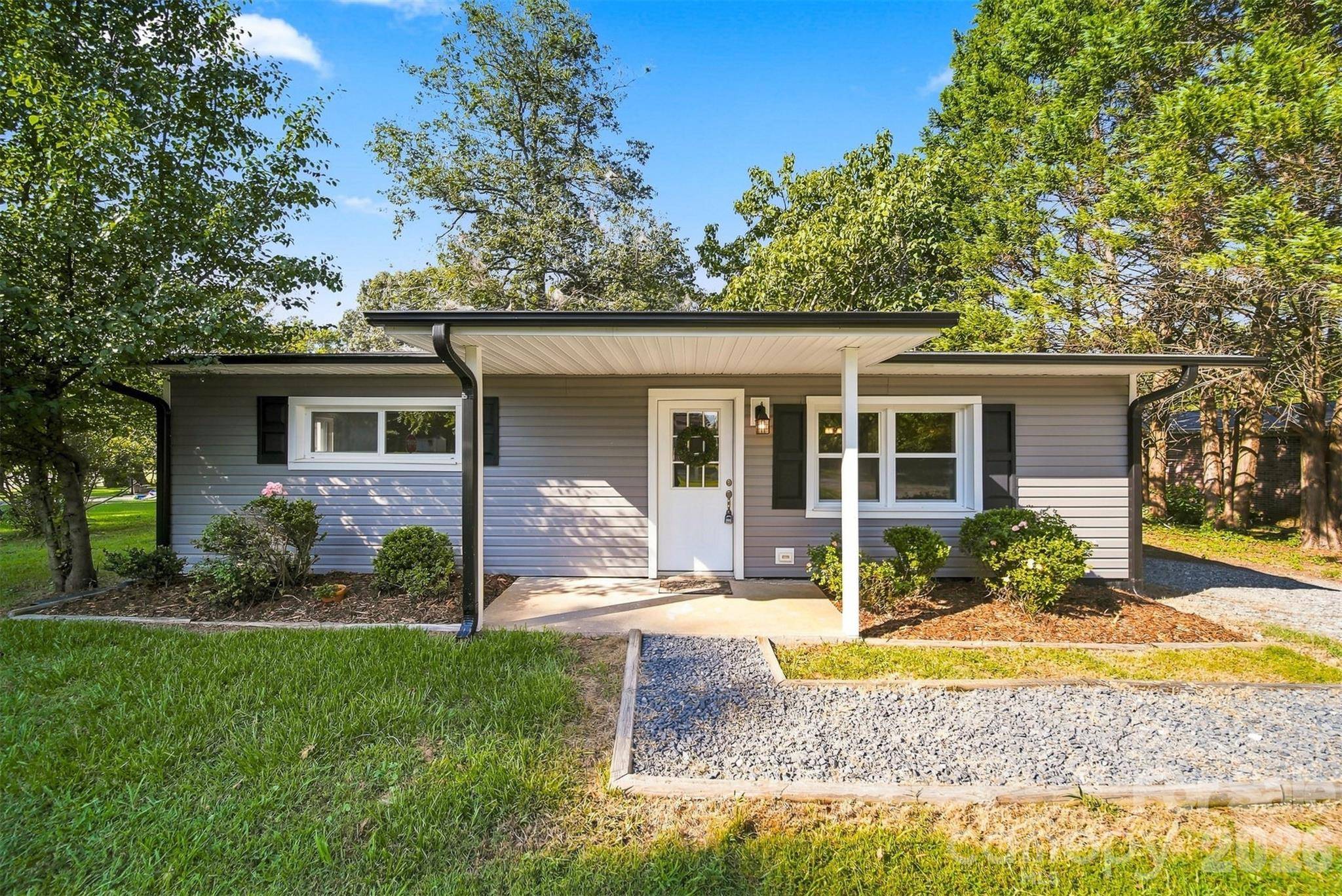 2938 11th AVE SW, Hickory, NC 28602