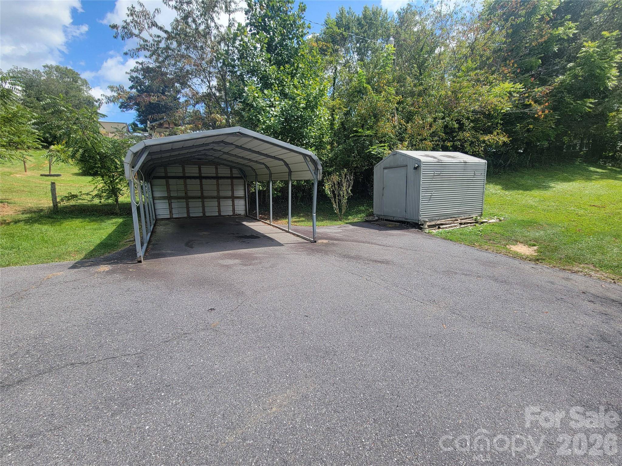 204 Kudzu LOOP, Waynesville, NC 28786
