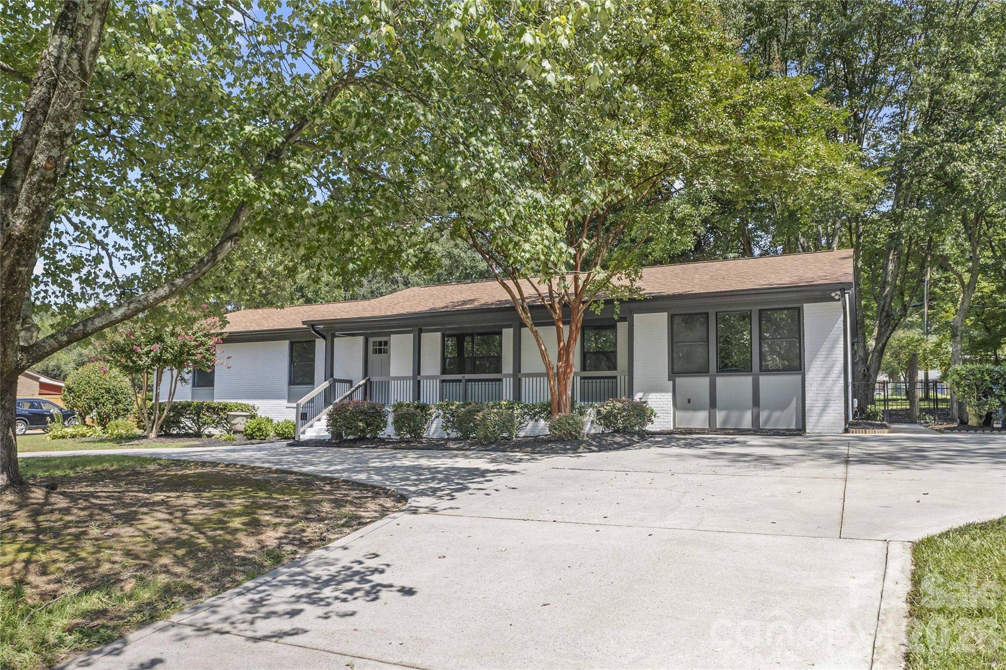 614 S Magnolia ST, Mooresville, NC 28115