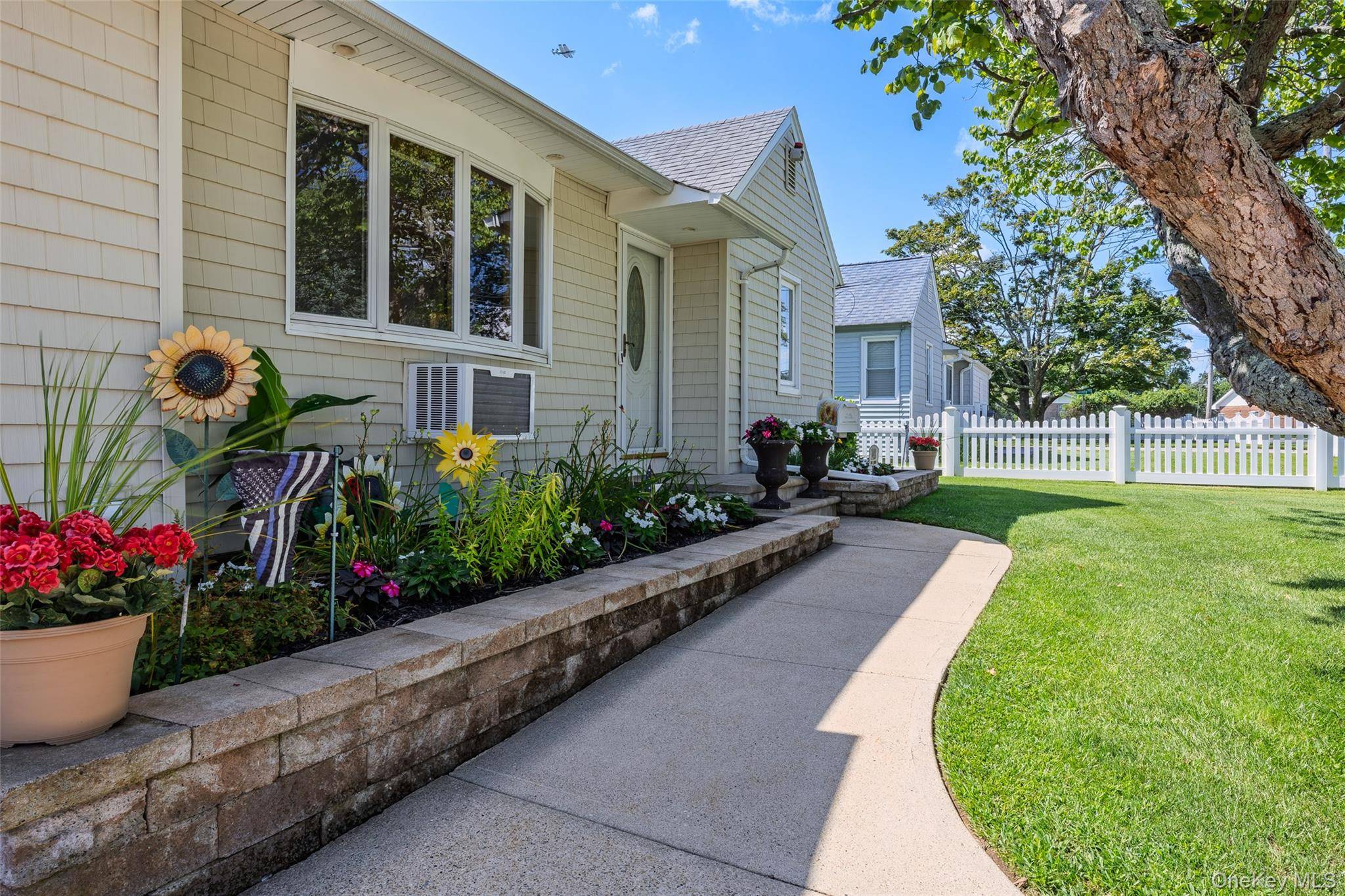 148 Birs AVE, Lindenhurst, NY 11757