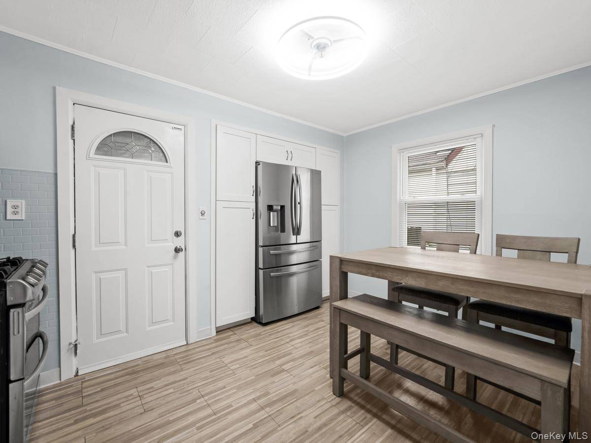 82-18 266th ST, Glen Oaks, NY 11004