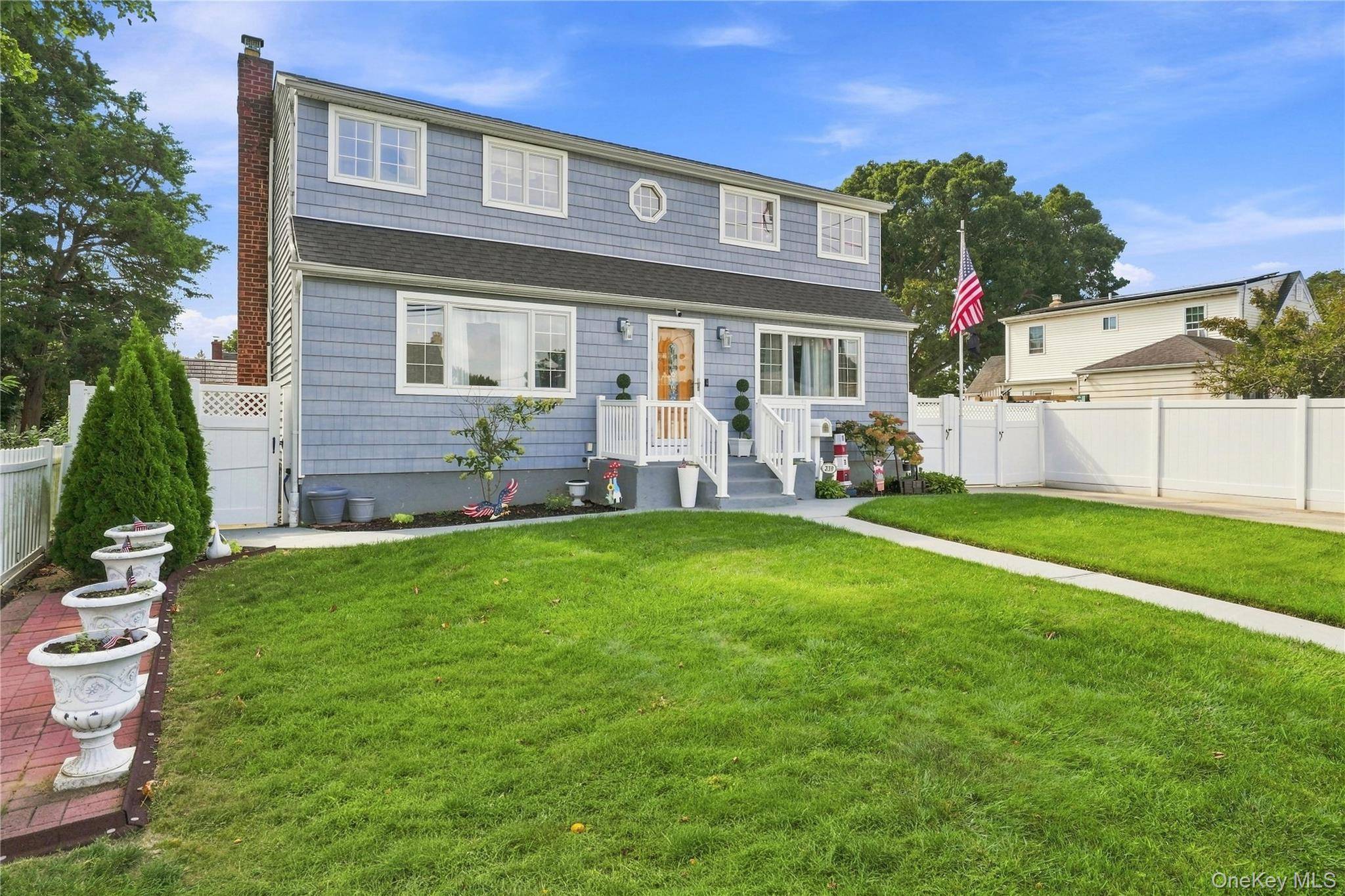 310 Audley CT, Copiague, NY 11726