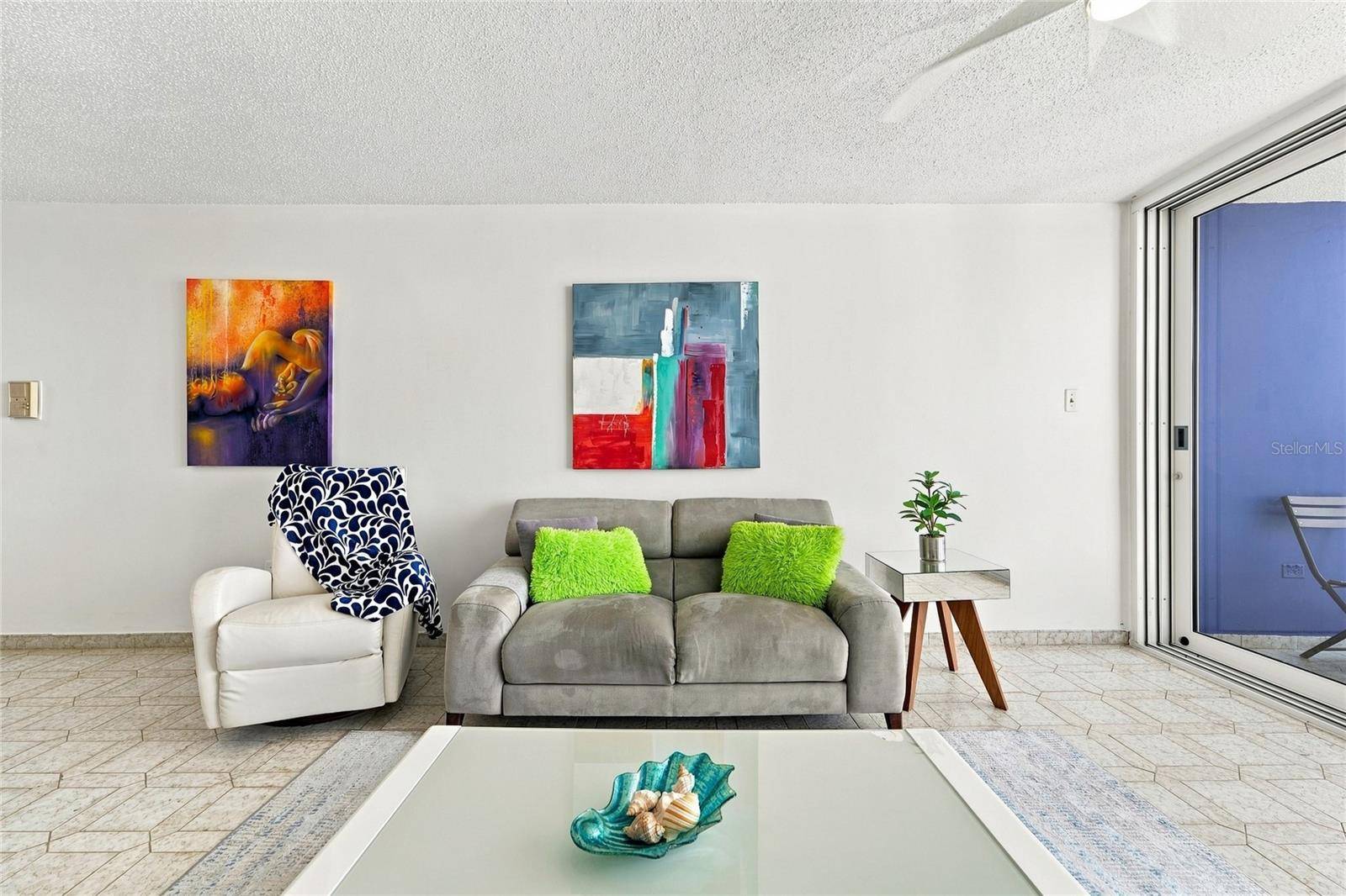 9 CALLE GARDENIA #19-A, Carolina, PR 00979
