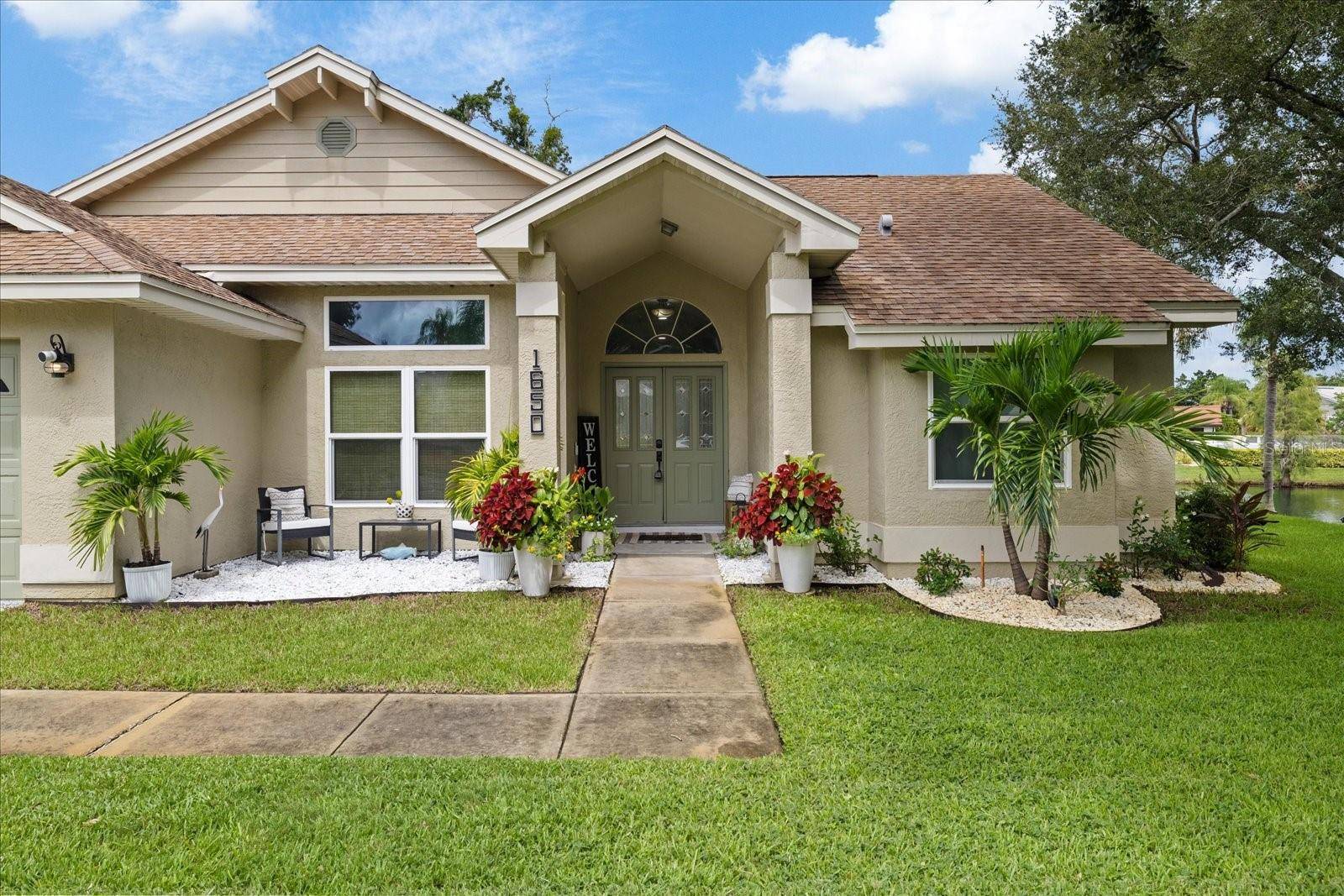 1650 WINNERS CIR, Tarpon Springs, FL 34689