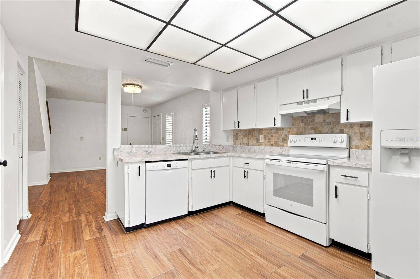 5123 NORTHDALE BLVD, Tampa, FL 33624