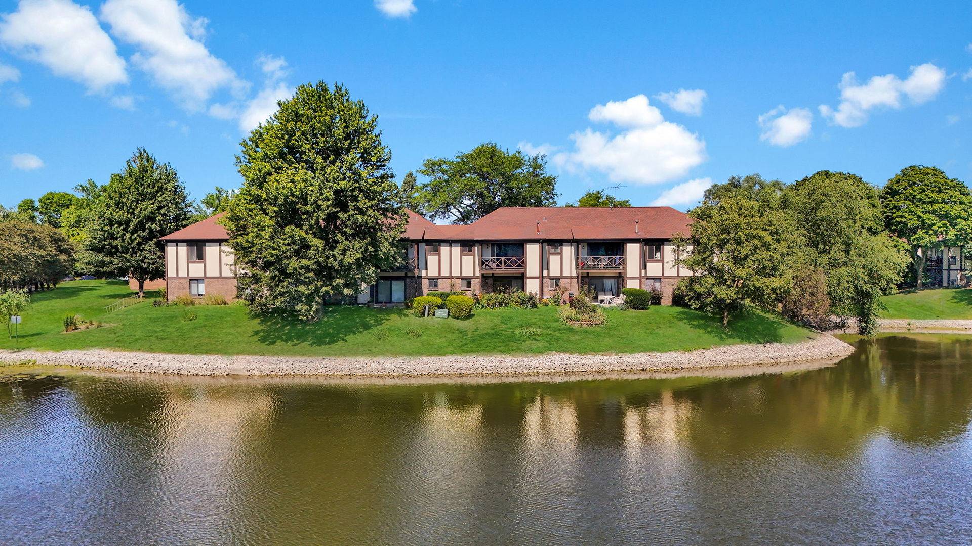1037 Cottonwood CT #2BL, Wheeling, IL 60090