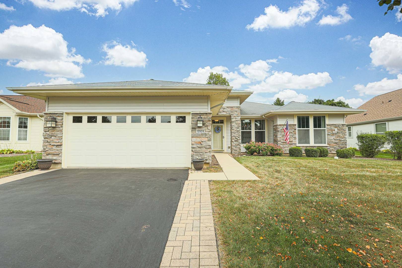 12928 W Willow Creek LN, Huntley, IL 60142