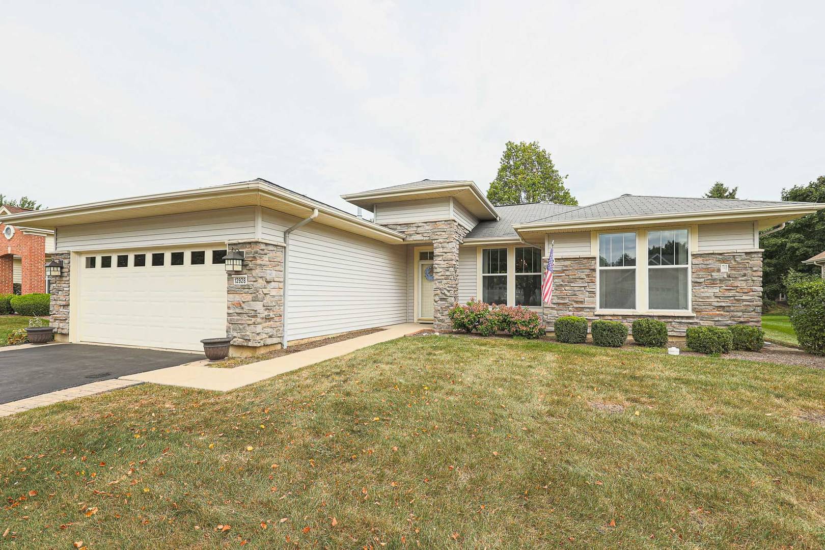 12928 W Willow Creek LN, Huntley, IL 60142