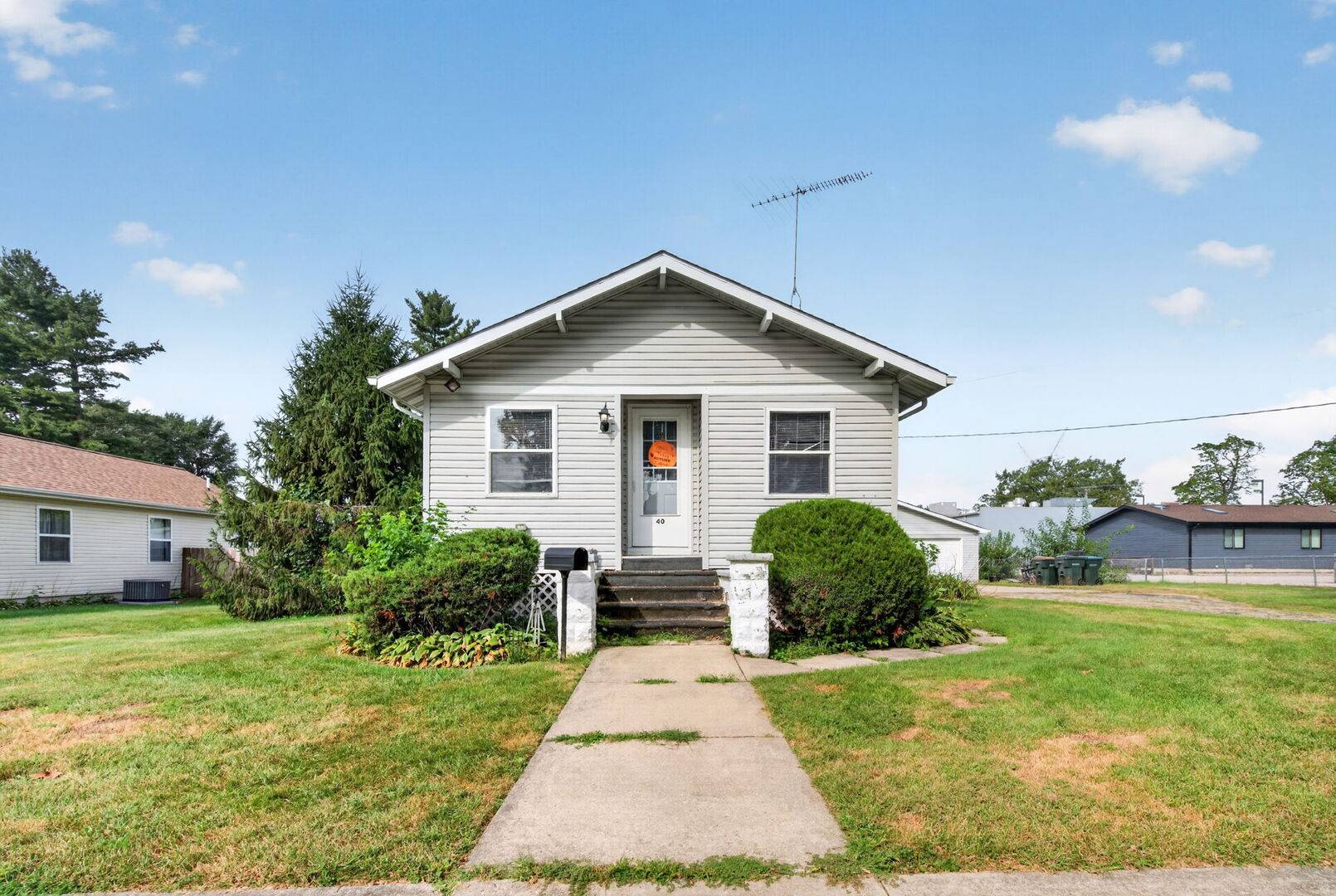 40 S Marguerite ST, Coal City, IL 60416