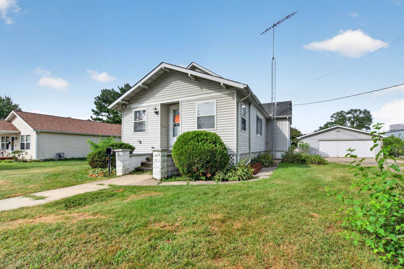 40 S Marguerite ST, Coal City, IL 60416