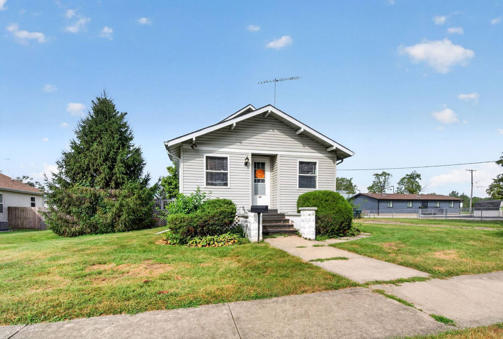 40 S Marguerite ST, Coal City, IL 60416