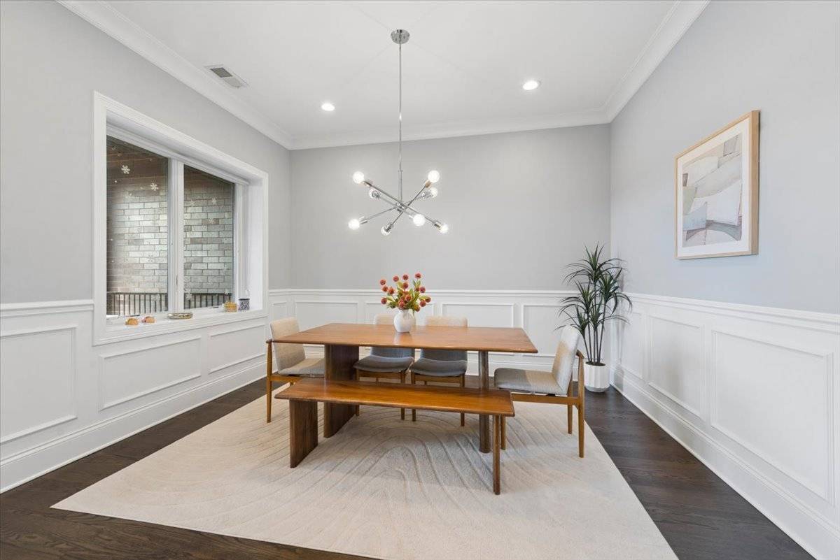 4802 N Bell AVE #301, Chicago, IL 60625