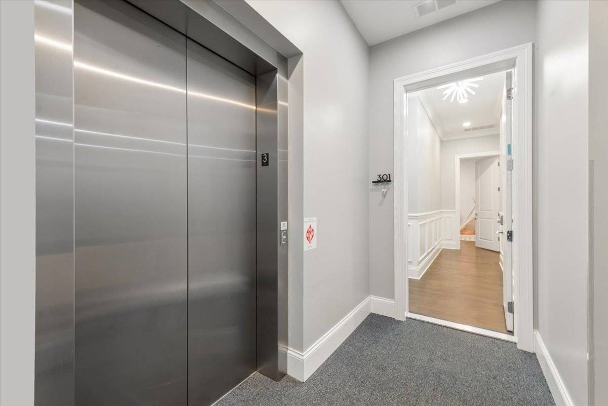 4802 N Bell AVE #301, Chicago, IL 60625