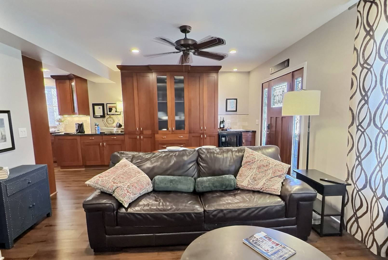 10711 S Artesian AVE, Chicago, IL 60655