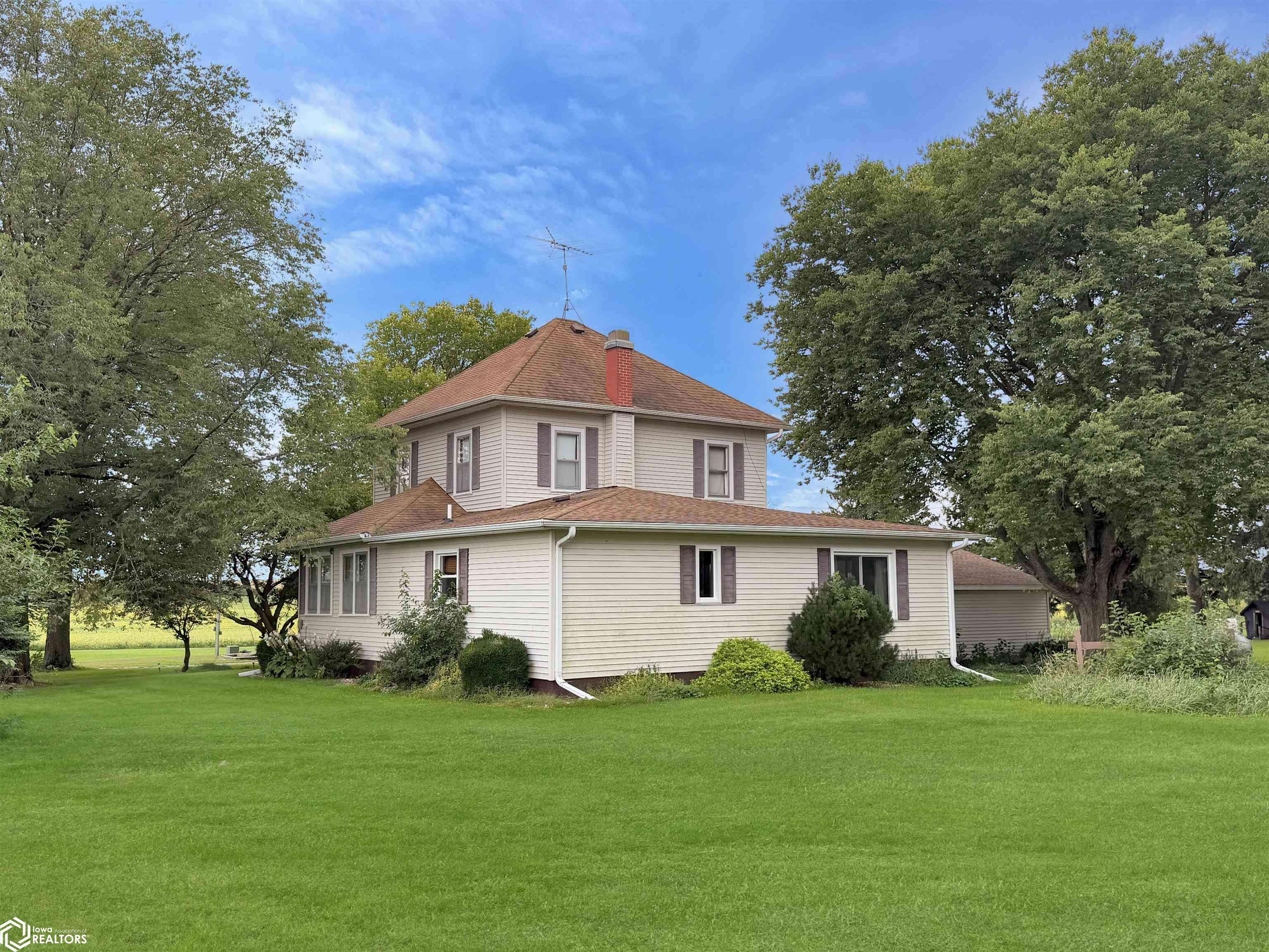1078 L AVE, Reinbeck, IA 50669
